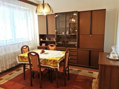 Na predaj rodinný dom v tichej lokalite s výhľadom na Hlohovec - 2