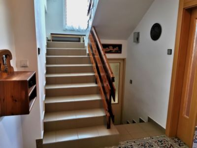 Na predaj rodinný dom v tichej lokalite s výhľadom na Hlohovec - 5