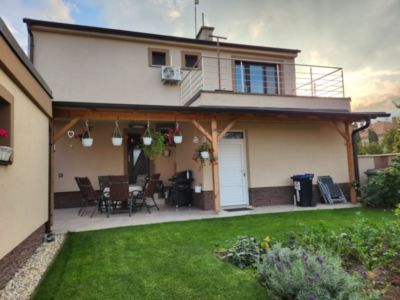 Rodinný dom so záhradou a garážou, kompletná rekonštrukcia,  Podolie - 3