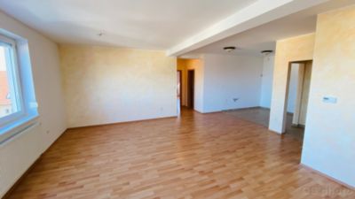 Priestraný 3-izbový tehlový byt s balkónom, terasou a s možnosťou garáže pri mestskom parku, Piešťany - 11