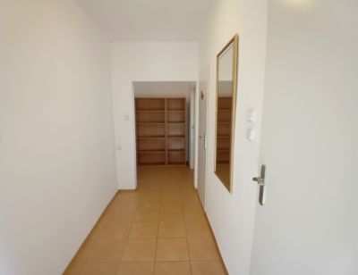Prenájom pekný novo-zrekonštruovaný 2-izbový byt + balkón, v krásnom prostredí Piešťan - 3