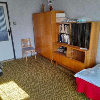 Rodinný dom vo vyhľadávanej lokalite so záhradou a garážou, Brezno - 14