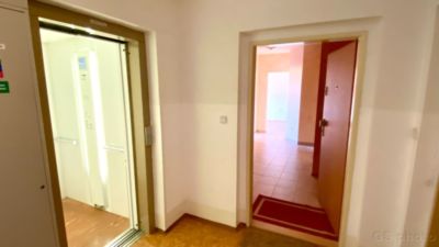Priestraný 3-izbový tehlový byt s balkónom, terasou a s možnosťou garáže pri mestskom parku, Piešťany - 20