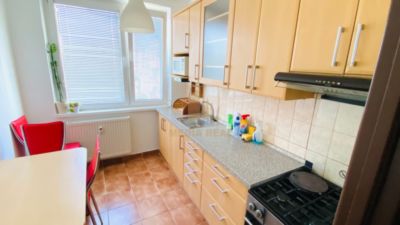Pekný 3 izbový byt s balkónom v centre, Stará Turá