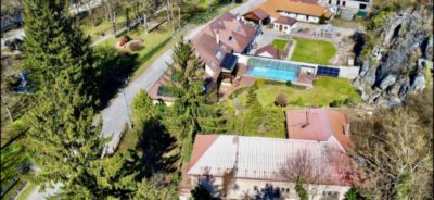 Budova s pozemkom v centre obce Beckov, okr. Nové Mesto nad Váhom