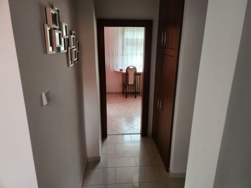 Rodinný dom so záhradou a garážou, kompletná rekonštrukcia, Podolie - 11