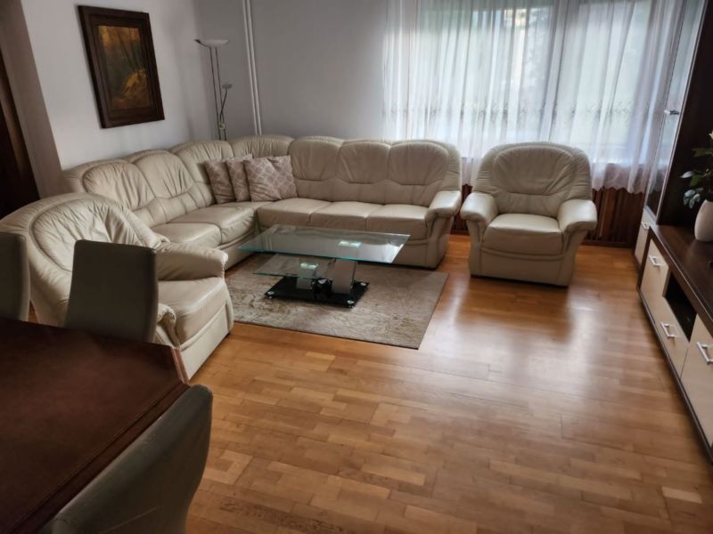 Rodinný dom so záhradou a garážou, kompletná rekonštrukcia, Podolie - 14