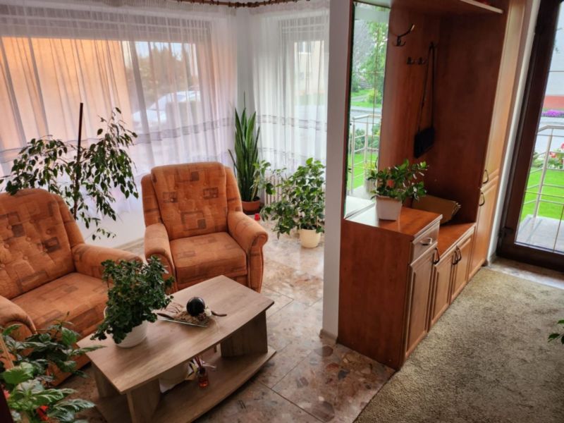 Rodinný dom so záhradou a garážou, kompletná rekonštrukcia, Podolie - 8