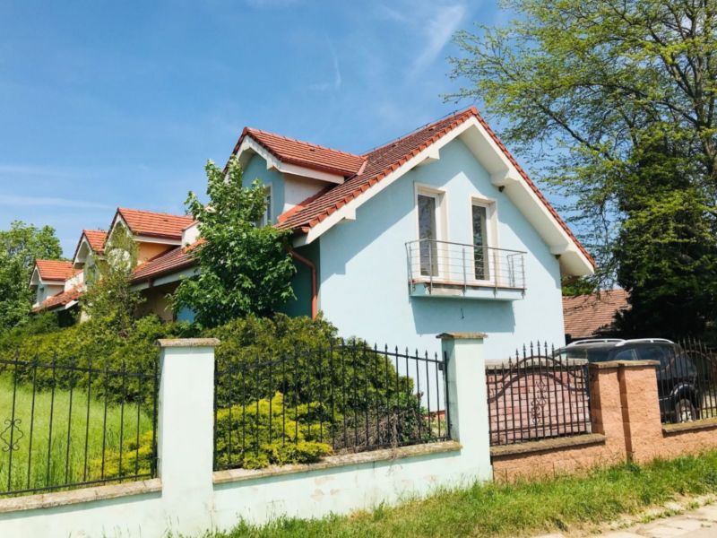 Ponuka pre developera, 4 rodinné domy s garážami, Dubovany - 2