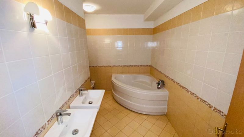 Priestraný 3-izbový tehlový byt s balkónom, terasou a s možnosťou garáže pri mestskom parku, Piešťany - 17