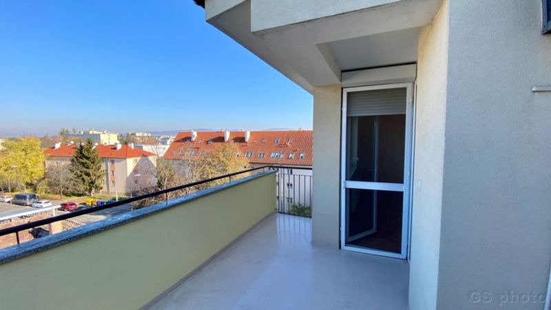 Priestraný 3-izbový tehlový byt s balkónom, terasou a s možnosťou garáže pri mestskom parku, Piešťany - 4
