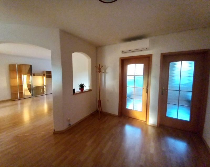 Prenájom výnimočný 4-izbový byt + parkovacie miesto + balkón, v peknom prostredí, kúsok od centra Piešťan - 12