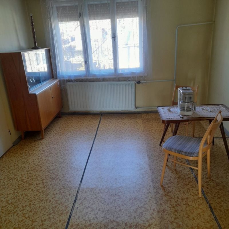 Rodinný dom vo vyhľadávanej lokalite so záhradou a garážou, Brezno - 12