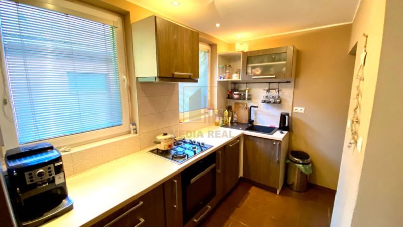 Zrekonštruovaný, zariadený rodinný dom 3+1 v obci Čachtice - 2