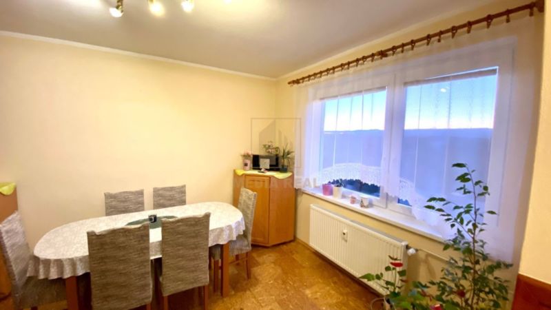 Na predaj 4-izbový byt 85 m2  s garážou, Podolie - 1