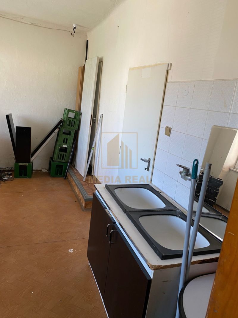 Na prenájom komerčné, prevádzkové priestory v centre, Nové Mesto nad Váhom - 6