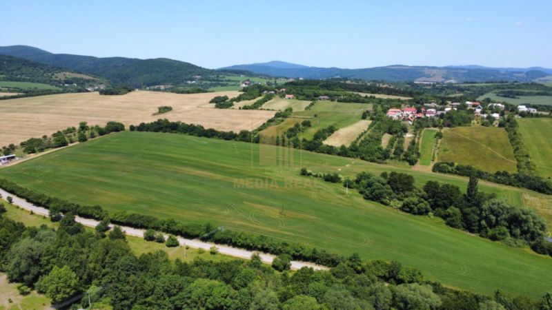 Na predaj pekný pozemok  3.700 m2, Bzince pod Javorinou - 2