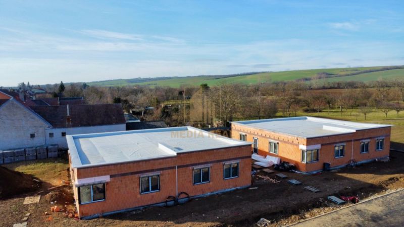 Moderná novostavba rodinného domu so záhradou,  Častkovce - 15