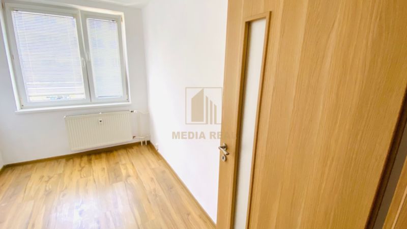 Pekný 3 izbový byt s balkónom v centre, Stará Turá - 9