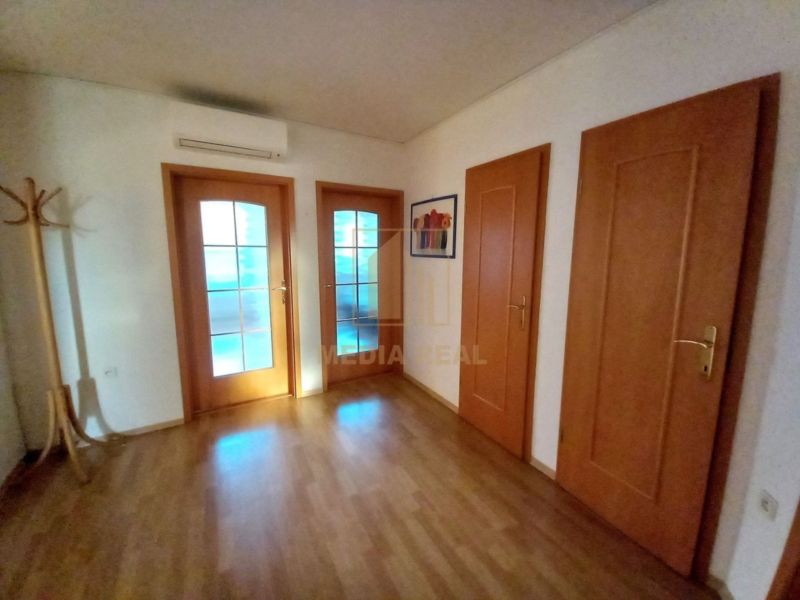 Prenájom krásny, výnimočný 4-izbový byt+balkón v peknom prostredí, Piešťany - 11