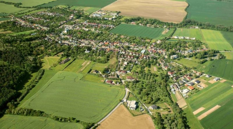 Pozemok o výmere cca. 3.000 m2 obklopený krásnou prírodou v obci Dolné Srnie - 1