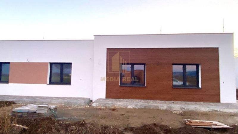 Novostavba rodinného domu so záhradou,  Častkovce - 1