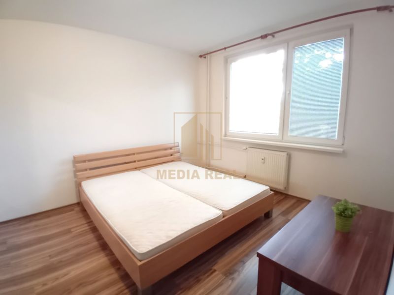 Exkluzívne! Predaj pekný, šikovný 1-izbový byt, v príjemnom prostredí, Piešťany - 3