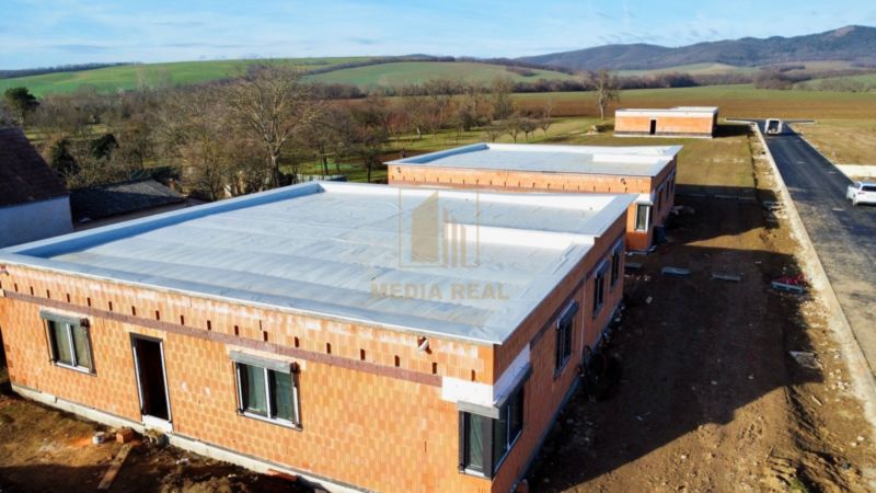 Moderná novostavba rodinného domu so záhradou,  Častkovce - 16