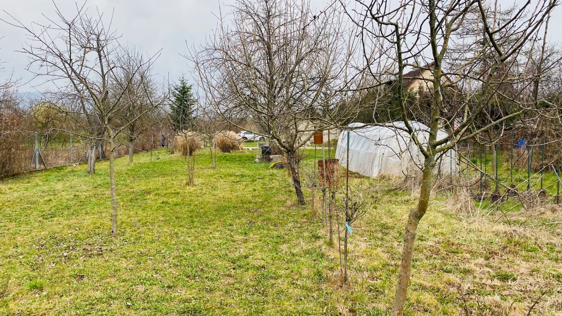 Na predaj stavebný pozemok 1.500 m2 v okrajovej časti mesta, Nové Mesto nad Váhom