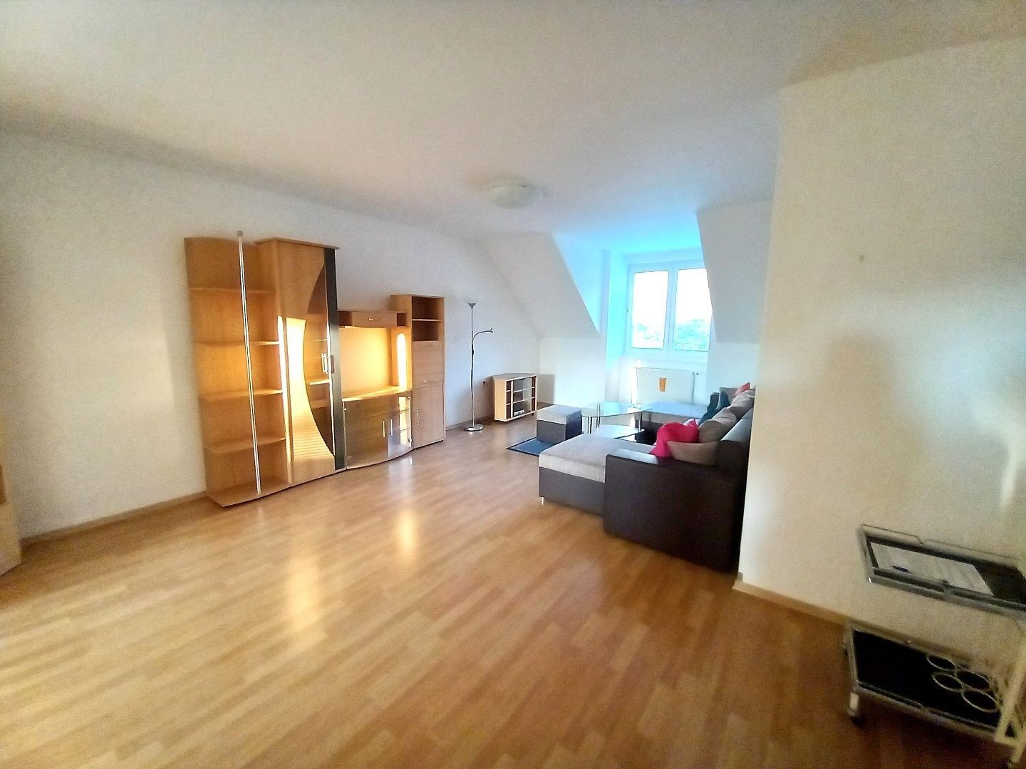 Prenájom výnimočný 4-izbový byt + parkovacie miesto + balkón, v peknom prostredí, kúsok od centra Piešťan