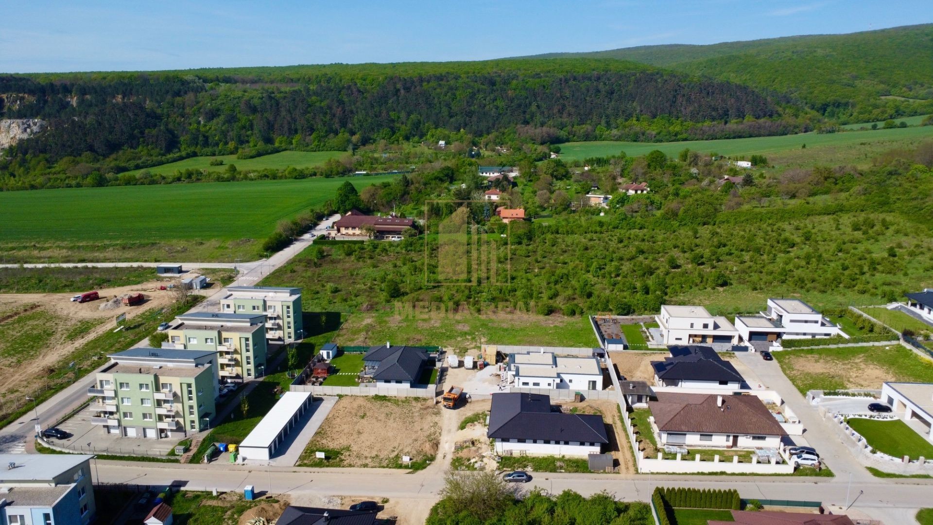 Stavebny pozemok pre RD 560 m2 Nové Mesto nad Váhom,