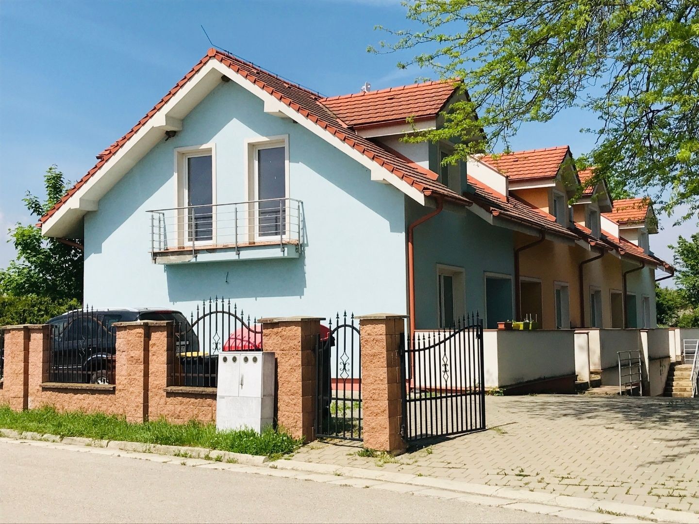 Ponuka pre developera, 4 rodinné domy s garážami, Dubovany